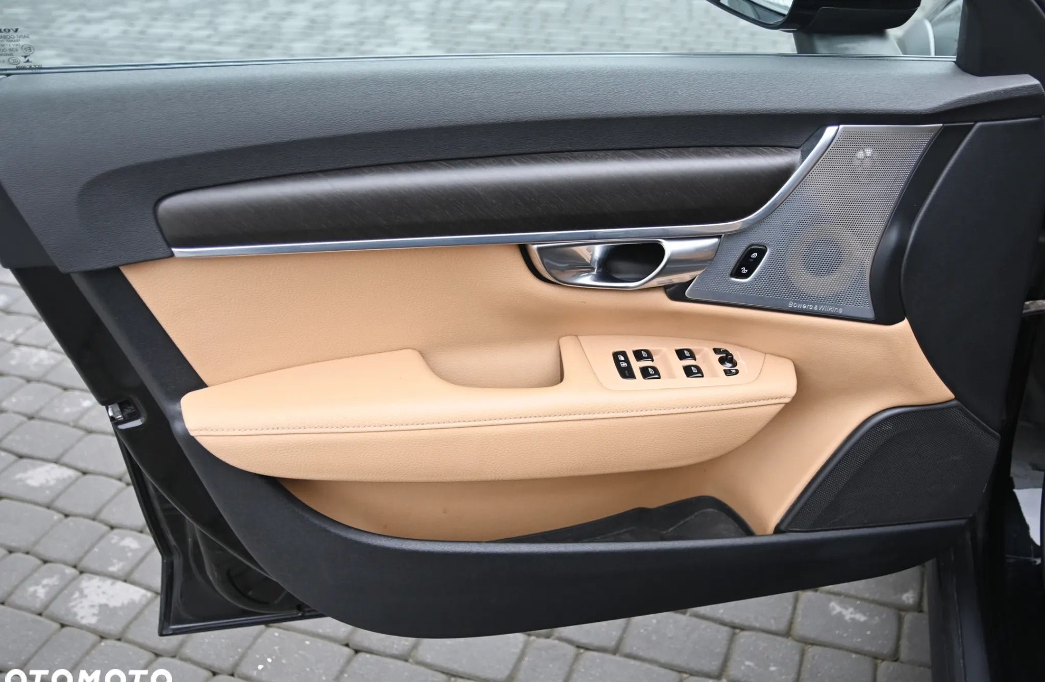 Volvo V90 Cross Country cena 103000 przebieg: 219518, rok produkcji 2017 z Lwówek małe 379